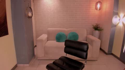 Lucy online show from December 15, 11:43 pm