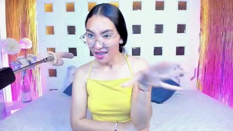 Lucy Liiu online show from March 11, 12:48 am