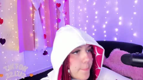 Snapshot of lucyy_peach chatting on February 21, 11:21 pm LUCYY FROM HOME  online show from February 21, 11:21 pm