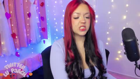 Snapshot of lucyy_peach chatting on March 9, 11:35 pm LUCYY FROM HOME  online show from March 9, 11:35 pm