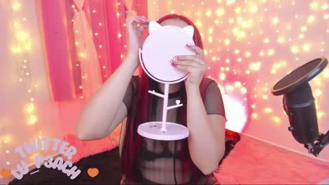Snapshot of lucyy_peach chatting on January 24, 11:02 pm LUCYY FROM HOME  online show from January 24, 11:02 pm