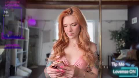 Luubeam             INSTA luubeammm TWITTER lunaisreallycu1 online show from February 13, 7:42 pm