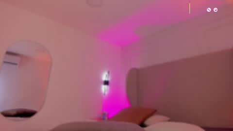 L U I S A online show from February 4, 8:23 pm