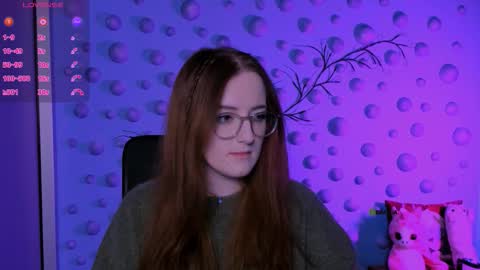 luna_berryy online show from February 3, 8:56 pm