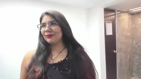 luna  online show from October 19, 11:34 am