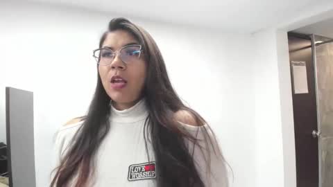 luna  online show from October 16, 11:13 am