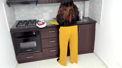 luna  online show from March 11, 11:12 am