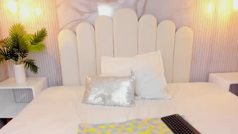 luna_hot_ass online show from November 27, 9:17 pm