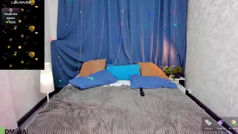 luna_lew1s online show from November 7, 9:59 am