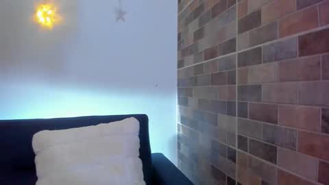 luna_valen online show from December 22, 9:29 pm