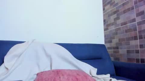 luna_valen online show from December 4, 9:59 pm