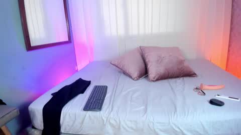 Luna  online show from January 5, 5:27 pm