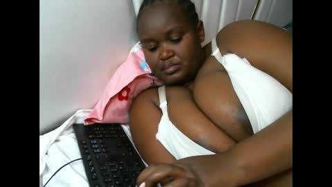 lunabloom01 online show from September 14, 12:41 am