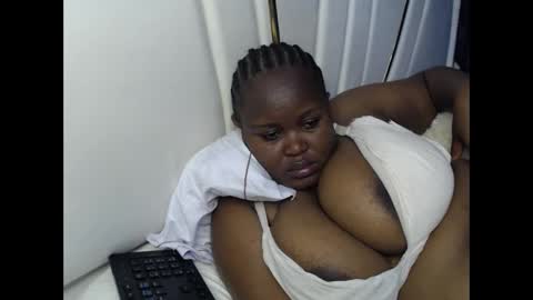 lunabloom01 online show from October 1, 3:28 pm