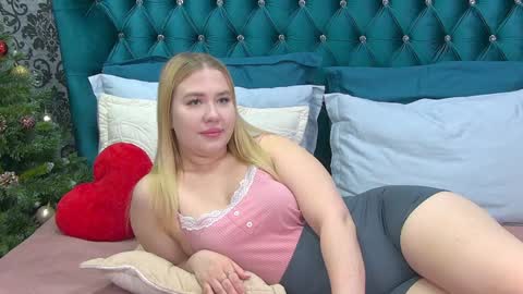 LunaHouston online show from December 26, 4:36 pm