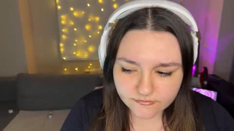 Hi  im Dirrie ntmu  online show from February 28, 3:06 am