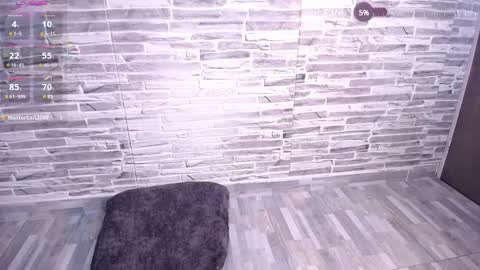 Luna    online show from February 15, 5:17 pm