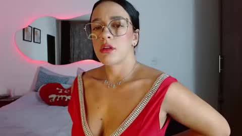 lunayois02 online show from January 10, 2:27 am