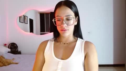 lunayois02 online show from February 4, 12:57 am