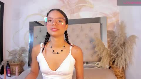 lunna__tylor online show from October 22, 12:26 am