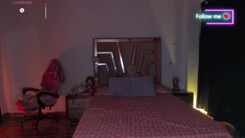 LUNA ROSE online show from January 11, 4:06 am