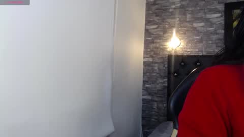 Snapshot of lust_mom chatting on December 4, 10:46 am Angela 3 online show from December 4, 10:46 am