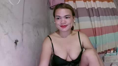 Flora Mae online show from November 3, 2:43 pm