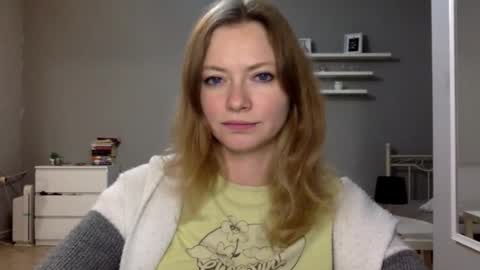 Snapshot of lux_millie chatting on October 21, 8:57 pm Millie online show from October 21, 8:57 pm