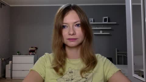 Snapshot of lux_millie chatting on October 23, 5:08 pm Millie online show from October 23, 5:08 pm