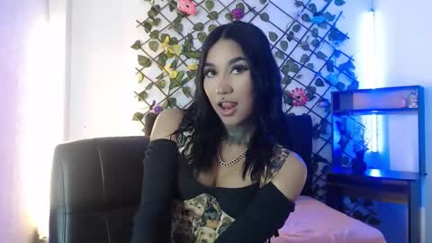 lyam_ebony online show from December 14, 3:23 am