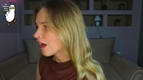 Snapshot of lynntiny chatting on October 5, 2:55 pm Lynn online show from October 5, 2:55 pm