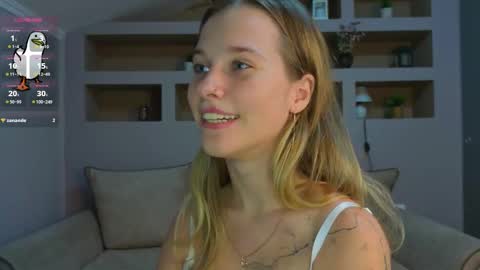 Snapshot of lynntiny chatting on September 18, 5:33 pm Lynn online show from September 18, 5:33 pm