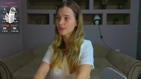 Snapshot of lynntiny chatting on October 26, 3:29 pm Lynn online show from October 26, 3:29 pm