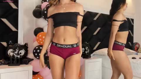 Snapshot of lyxi_ chatting on October 22, 1:16 pm Lyxi online show from October 22, 1:16 pm