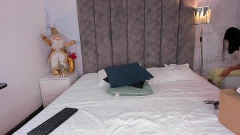Snapshot of lyxi_ chatting on January 7, 11:37 am Lyxi online show from January 7, 11:37 am