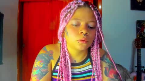 Snapshot of madam_sativa chatting on September 23, 8:18 pm di online show from September 23, 8:18 pm