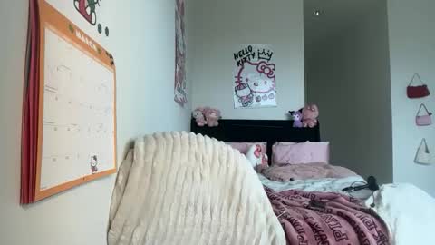 maddieblair1 online show from March 18, 8:47 pm