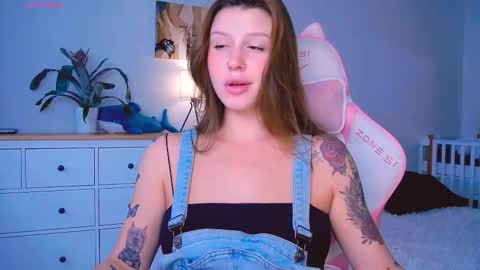 Snapshot of made_by_heaven chatting on September 18, 1:09 pm Rada online show from September 18, 1:09 pm