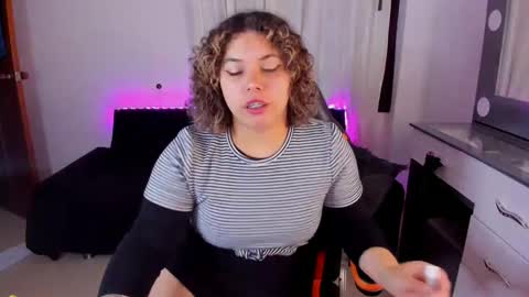 madelaine_taylor online show from December 12, 11:36 pm