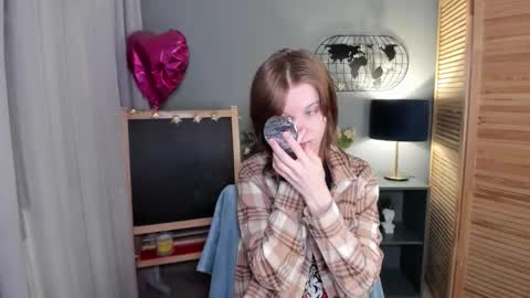 madelaines online show from October 17, 11:24 am