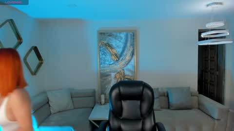 Snapshot of madelinefox_ chatting on February 4, 9:07 am Madeline online show from February 4, 9:07 am