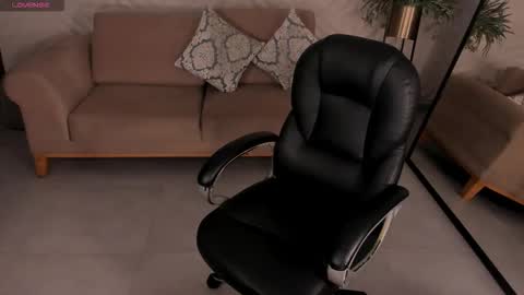 Snapshot of madelinefox_ chatting on October 11, 8:52 am Madeline online show from October 11, 8:52 am