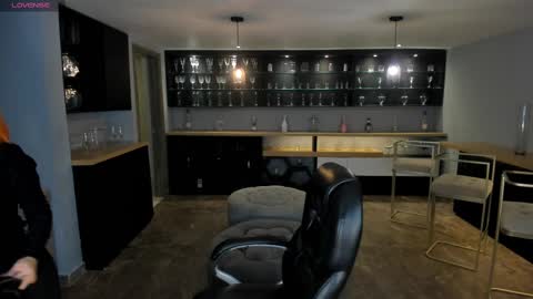 Snapshot of madelinefox_ chatting on March 6, 9:03 am Madeline online show from March 6, 9:03 am