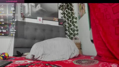 Snapshot of madelyn777 chatting on March 12, 12:42 am Madelyn. online show from March 12, 12:42 am