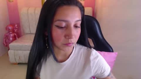 Madhison  online show from February 16, 9:03 pm