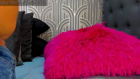   online show from January 12, 1:53 am