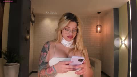 Madison Kane online show from December 3, 11:12 am