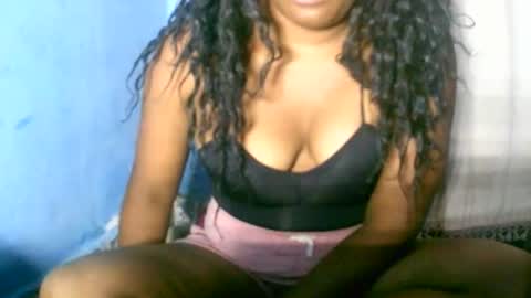 MaelahLove online show from November 18, 12:28 pm