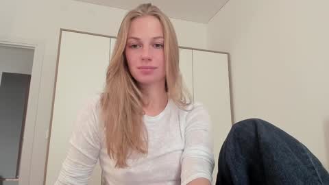 Alice  online show from September 17, 2:04 pm