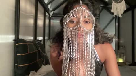 Snapshot of magicalraya chatting on November 1, 5:00 am Its Raya online show from November 1, 5:00 am